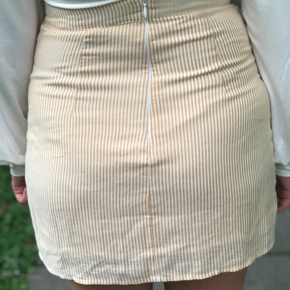 Pinstripe mustard print front tie skirt - Picture 3 of 7